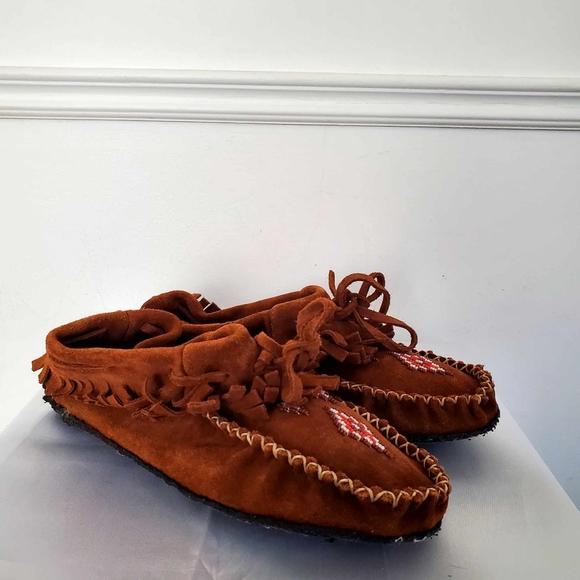Manitobah Mukluks Harvester Moccassin Brown Suede Fringe Beaded Boho Hippie - Picture 3 of 6